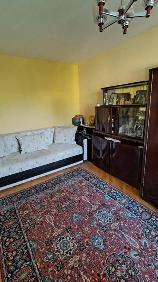 Apartament cu 2 camere semidecomandat în Moroasa 2