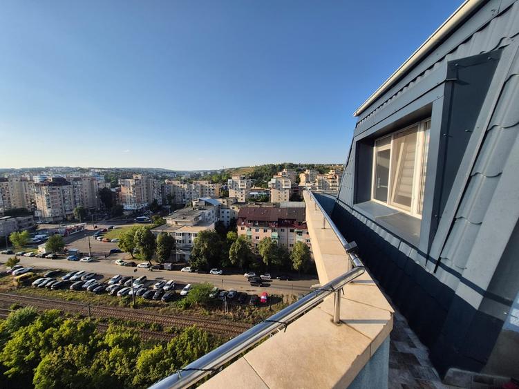 Apartament cu 3 camere decomandat în Canta