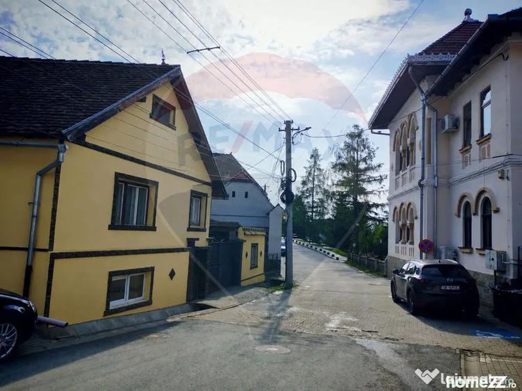 Casă cu 3 camere cu Teren 1757 Mp în Ultracentral