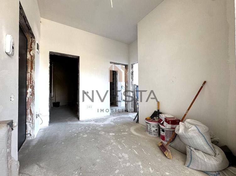 Apartament cu 3 camere semidecomandat în Florești