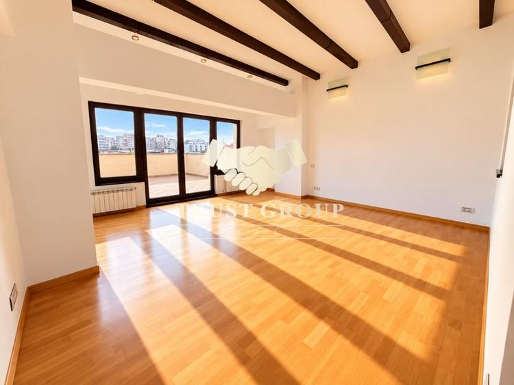 Apartament cu 3 camere decomandat, mobilat în Ultracentral