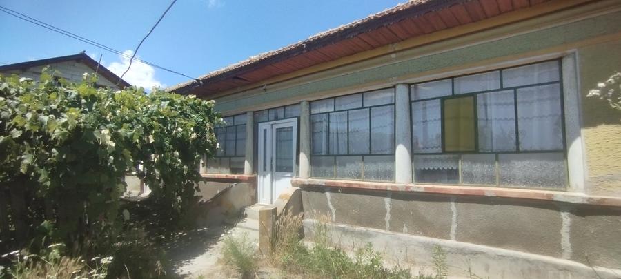 Casă cu 4 camere cu Teren 1500 Mp în Brăniștari