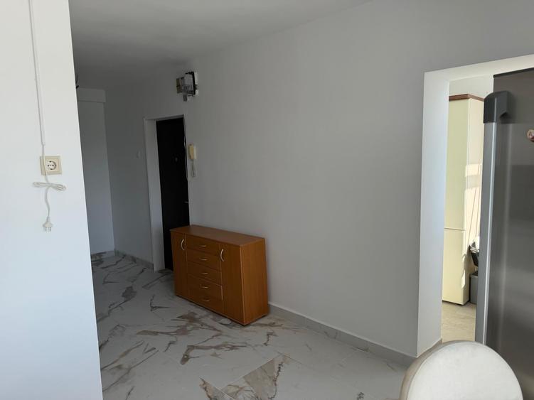 Apartament cu 3 camere decomandat în Dorobanți