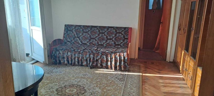 Apartament cu 2 camere semidecomandat în Craiovei
