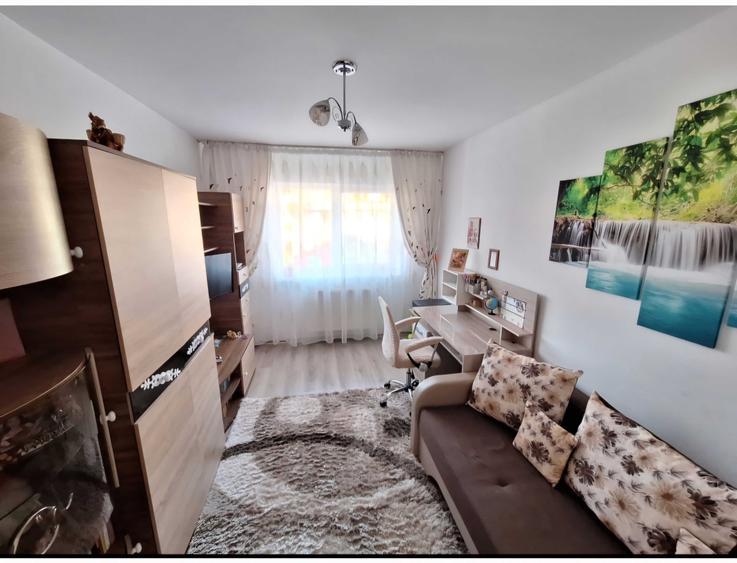 Apartament cu 2 camere decomandat în Sânpetru
