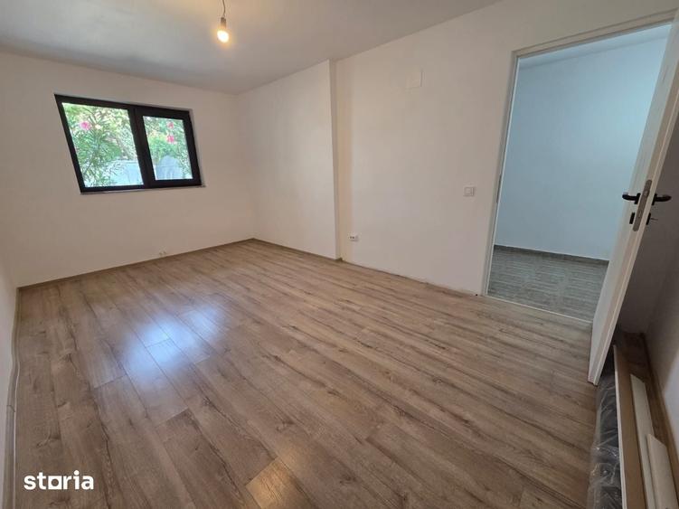 Casă cu 5 camere cu Teren 300 Mp în Babadag
