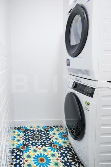 Apartament cu 3 camere semidecomandat, mobilat în Micro 16