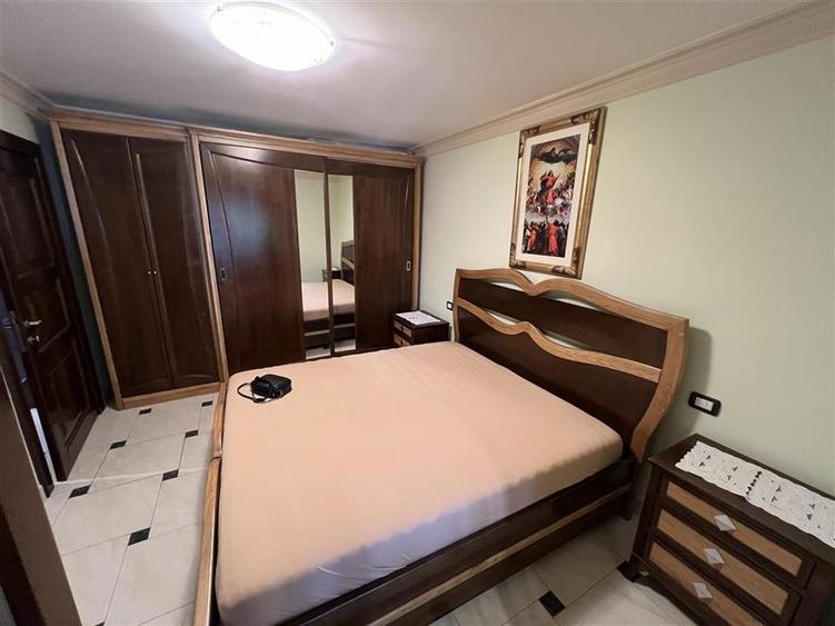 Apartament cu 3 camere decomandat, mobilat în Est
