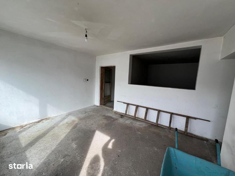 Spațiu comercial, de 1,300 mp, în Central