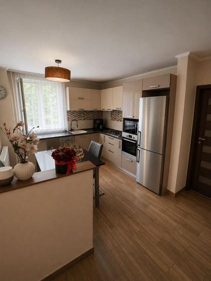 Apartament cu 3 camere decomandat în Central