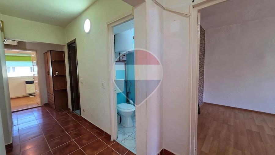 Apartament cu 4 camere decomandat în Vitrometan