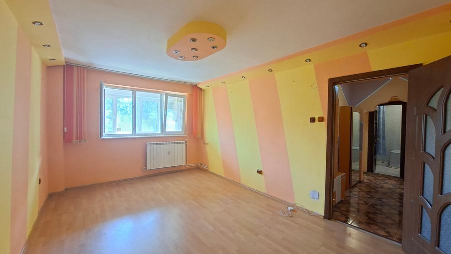 Apartament cu 2 camere decomandat în Micro 18