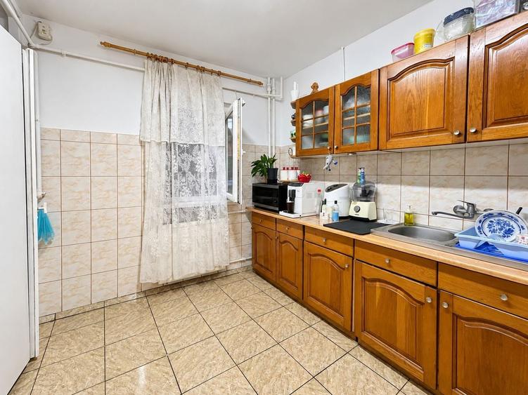 Apartament cu 2 camere semidecomandat, mobilat în Lipovei