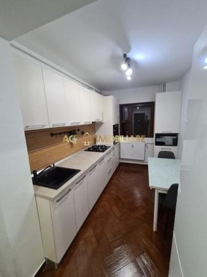 Apartament cu 2 camere decomandat, mobilat în Tei