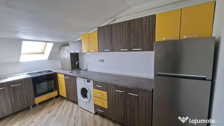 Apartament cu 3 camere decomandat în Ștefănești