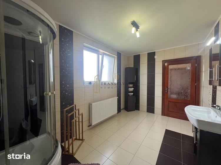 Casă cu 5 camere cu Teren 1000 Mp în Central