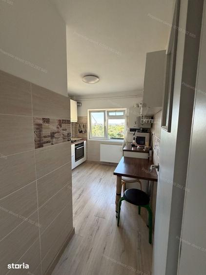 Apartament cu 3 camere decomandat în Titan