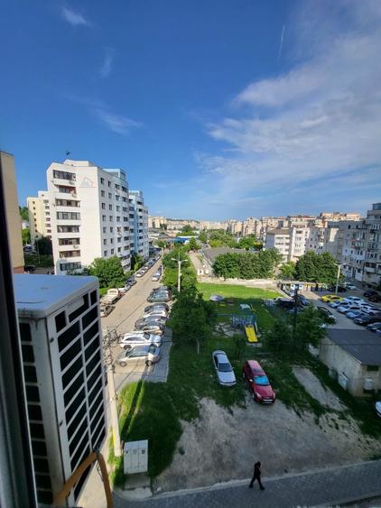 Apartament cu 4 camere decomandat, mobilat în Păcurari