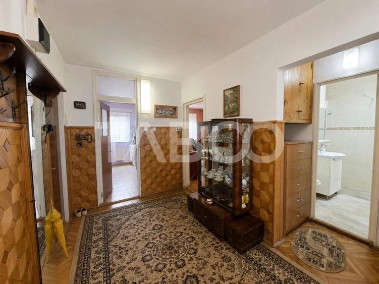 Apartament cu 3 camere decomandat în Terezian