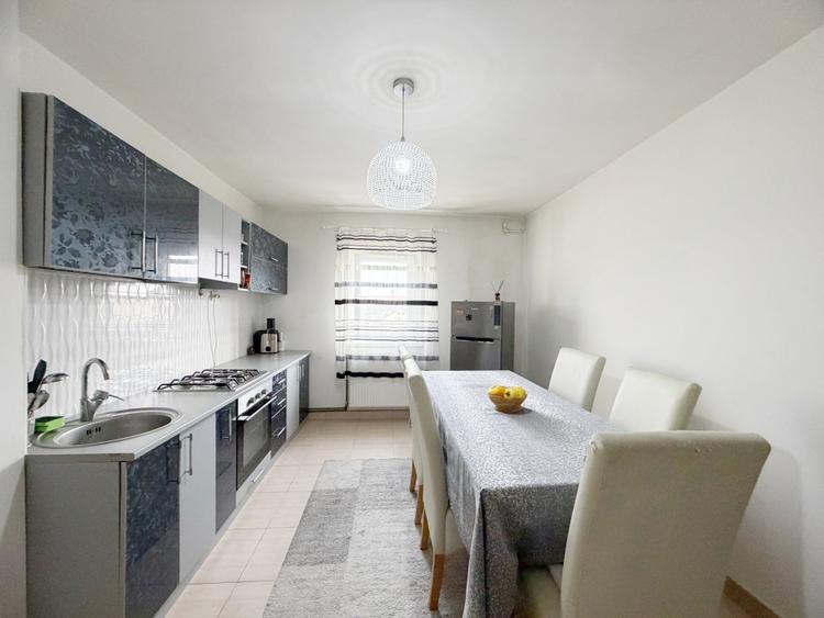 Apartament cu 2 camere semidecomandat, mobilat în Lipovei