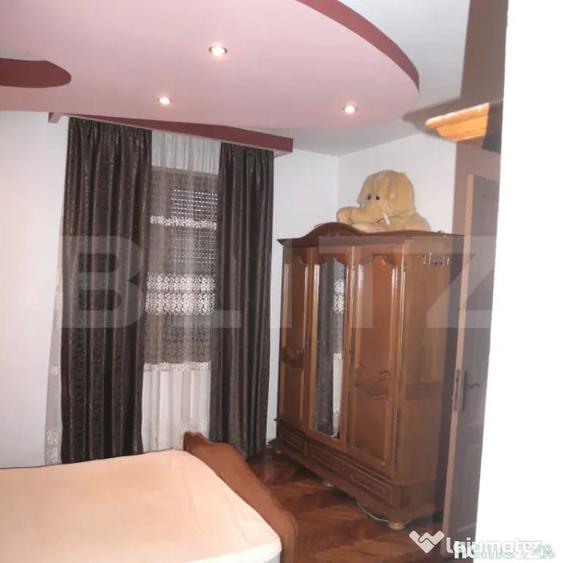 Casă cu 5 camere cu Teren 296 Mp în Central