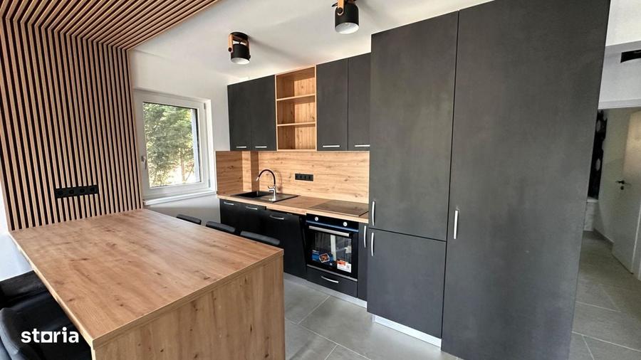 Apartament cu 7 camere în Sud