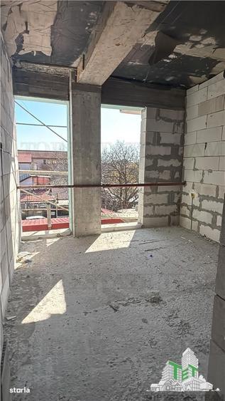 Apartament cu 3 camere în Brătianu