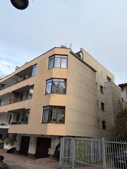 Casă individuală cu 5 camere cu Canalizare în Primăverii