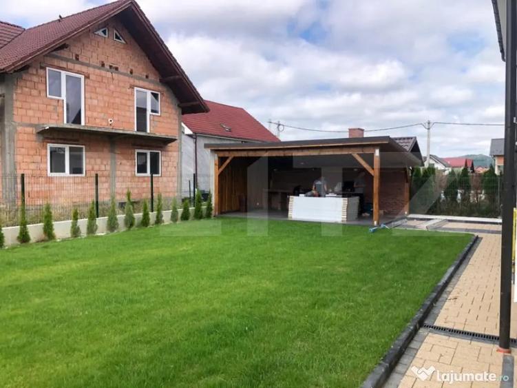 Casă cu 3 camere cu Piscina în Central