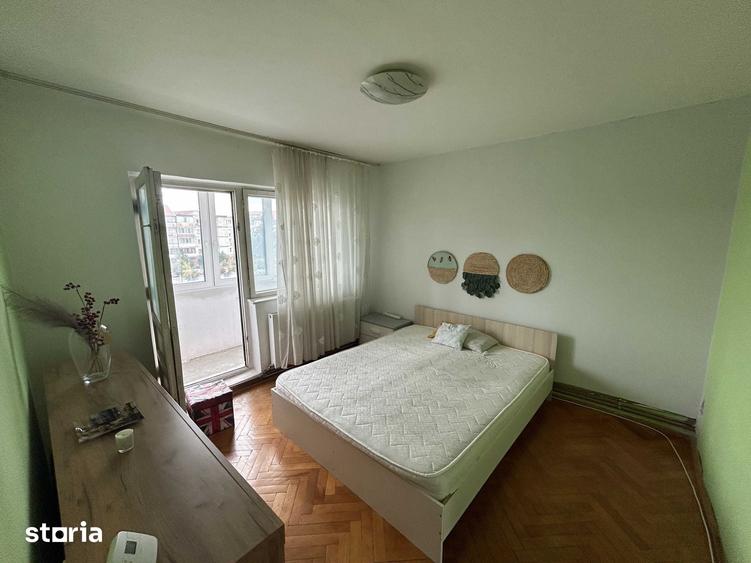 Apartament cu 2 camere semidecomandat în Soarelui