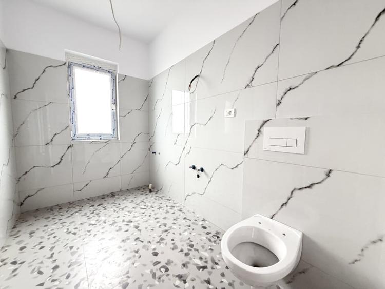 Duplex cu 4 camere cu Canalizare în Covaci