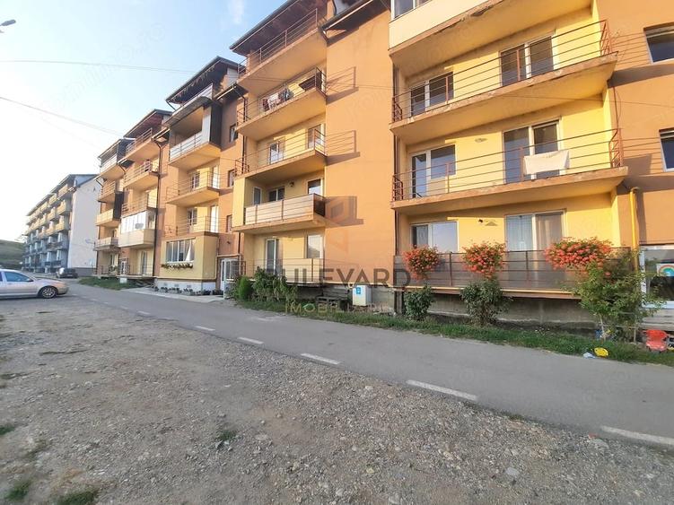 Apartament cu 3 camere semidecomandat în Apahida