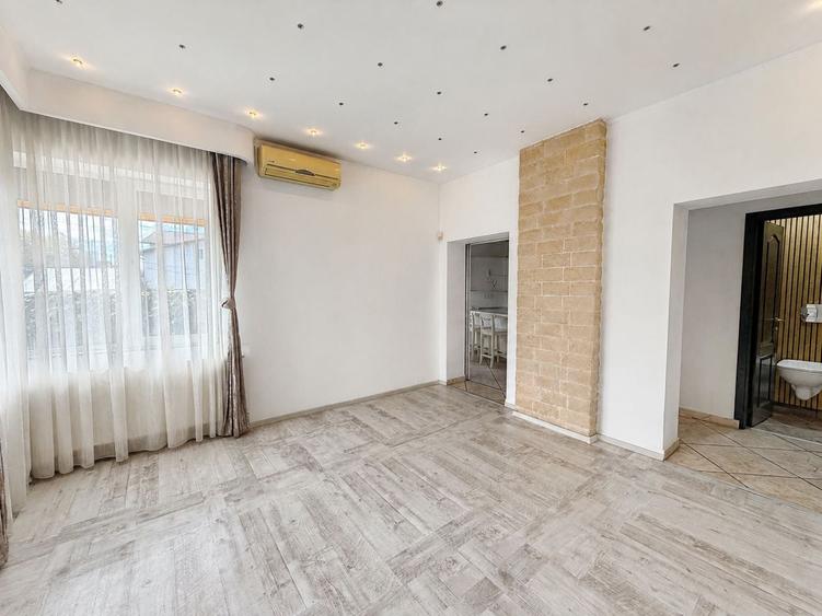 Casă individuală cu 4 camere cu Teren 234 Mp în Central