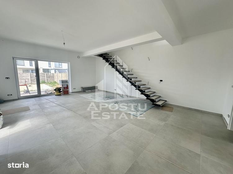 Casă cu 4 camere în Urseni