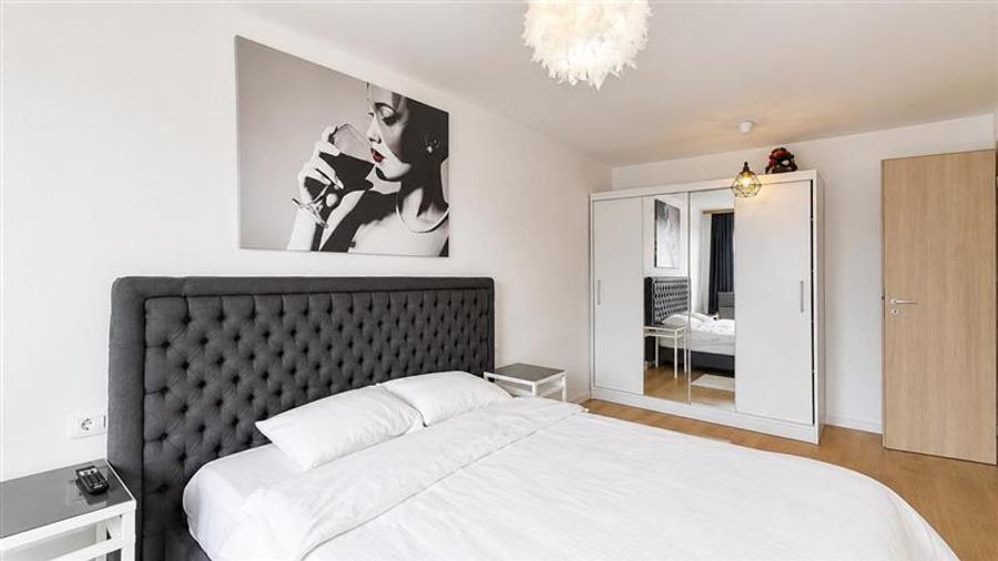 Apartament cu 2 camere decomandat în Tractorul