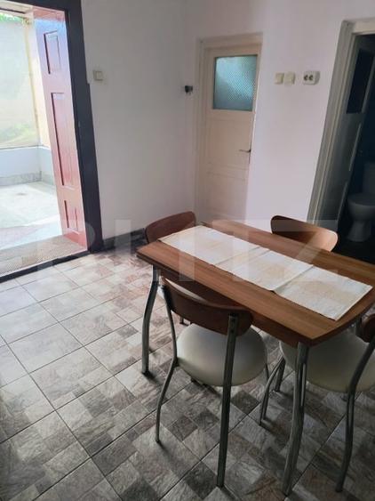 Casă individuală cu 3 camere cu Canalizare în Central
