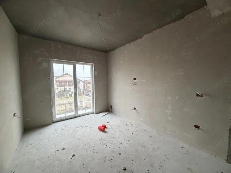 Casă cu 4 camere în Moșnița Veche