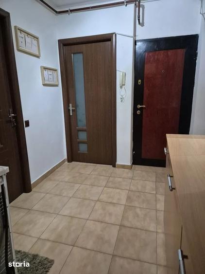 Apartament cu 3 camere decomandat, mobilat în Teiul Doamnei