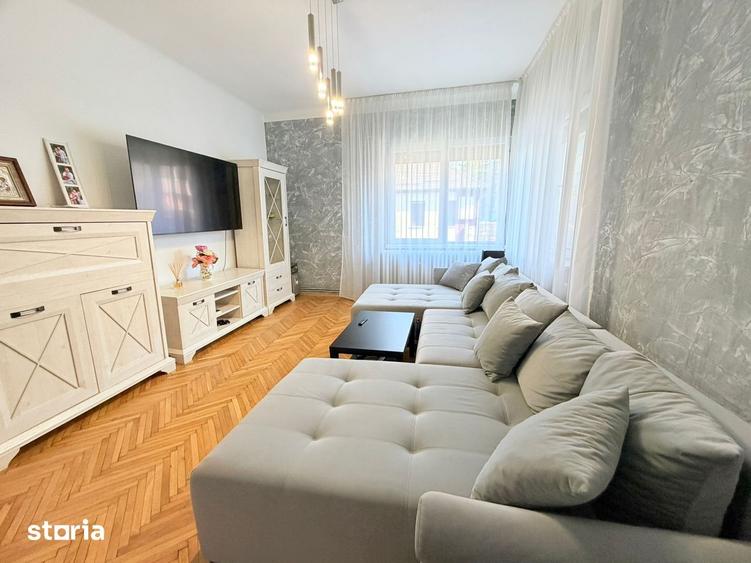 Casă cu 3 camere decomandat cu Canalizare în Central