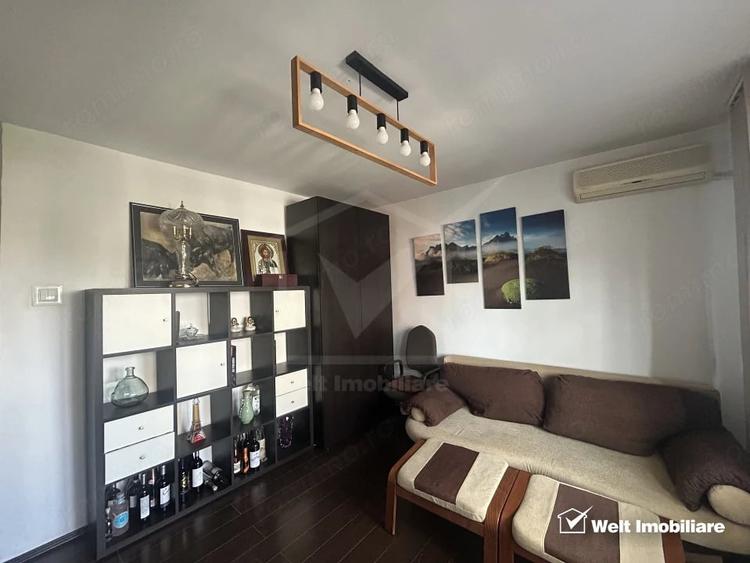 Apartament cu 4 camere decomandat în Plopilor
