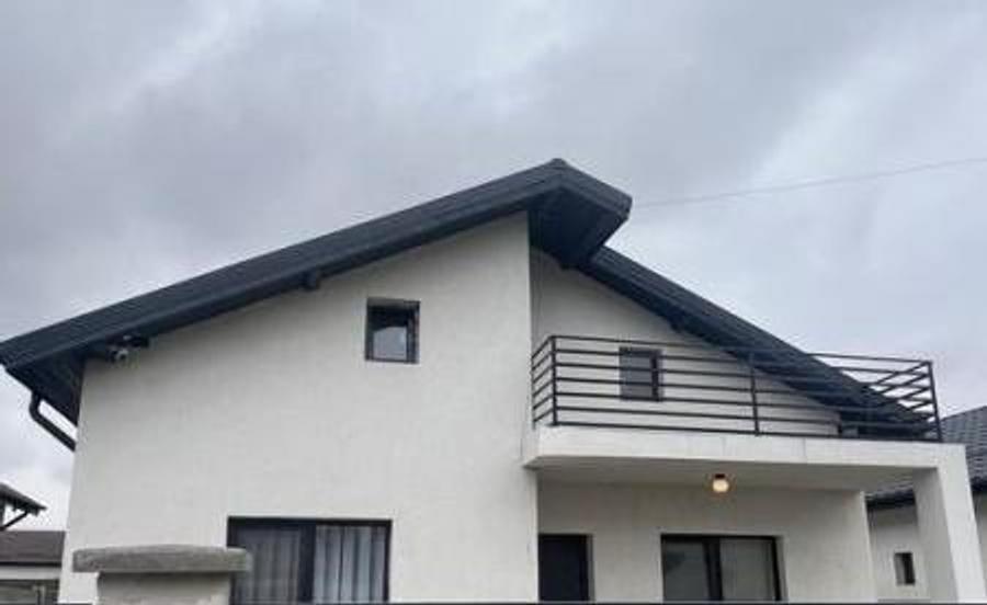 Casă cu 3 camere cu Teren 300 Mp în Central