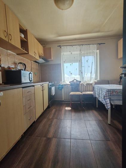 Apartament cu 3 camere decomandat în Sebastian