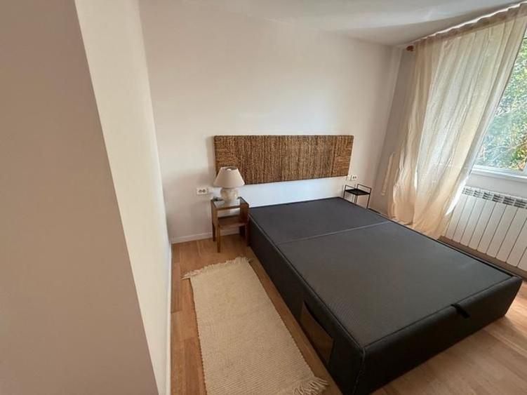 Apartament cu 3 camere semidecomandat în Cotroceni
