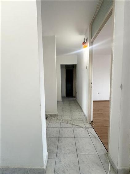 Apartament cu 4 camere decomandat în Km 4-5