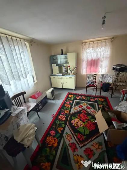 Casă cu 6 camere cu Teren 270 Mp în Central