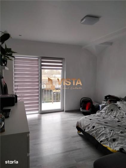 Casă cu 5 camere cu Teren 1000 Mp în Tractorul