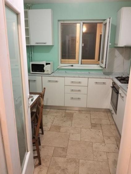 Apartament cu 3 camere decomandat, mobilat în Rahova