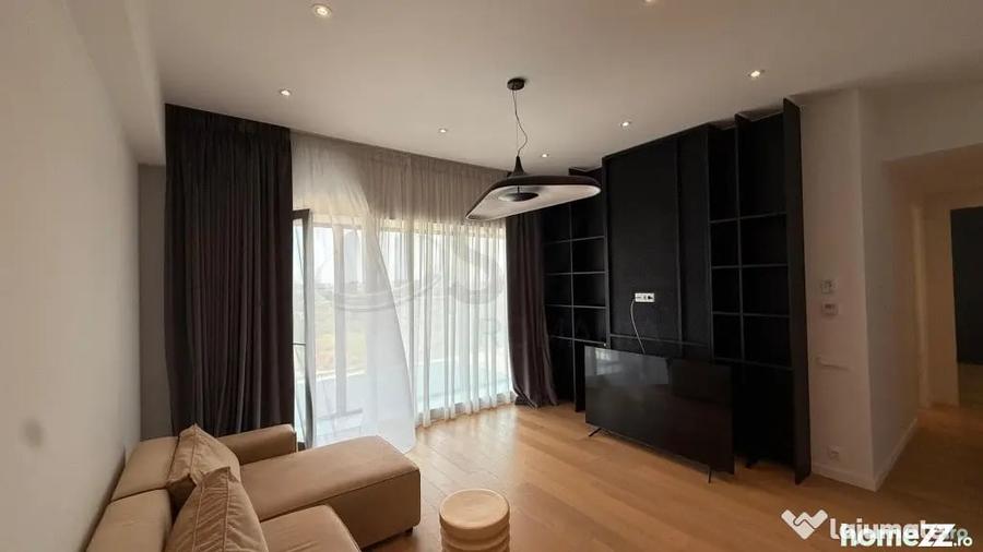 Apartament cu 3 camere semidecomandat în Nord