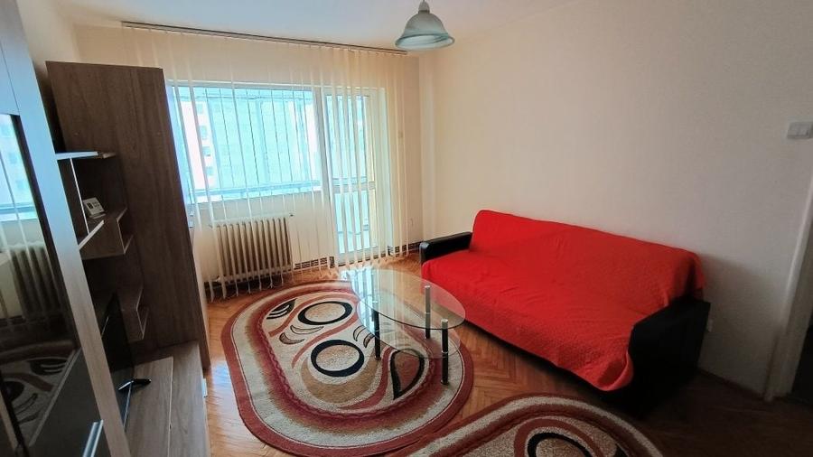 Apartament cu 2 camere semidecomandat în Podu Roș