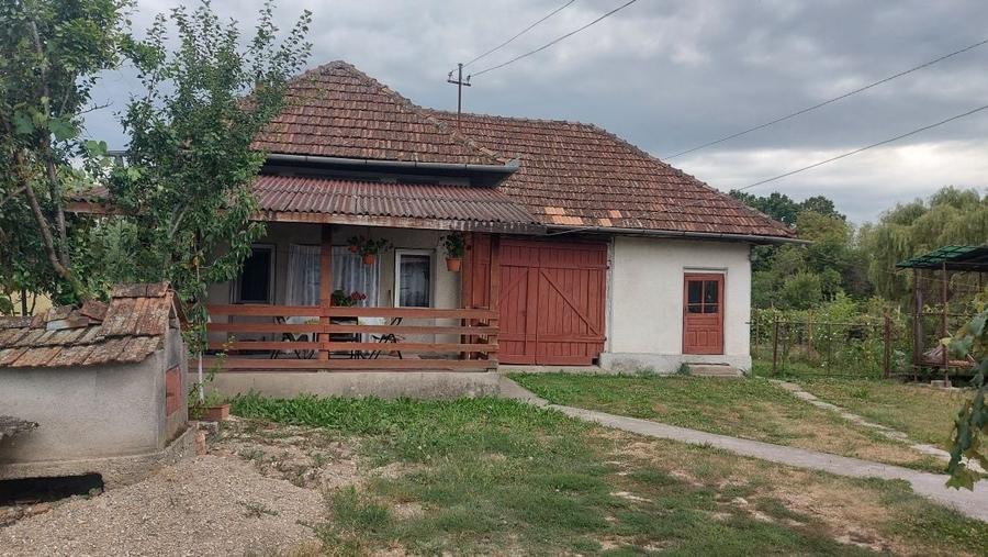 Casă cu 4 camere în Central